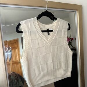 White Knit Sleeveless Sweater Vest